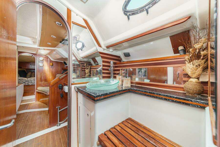 Orion 37ft Hunter Yacht For Sale