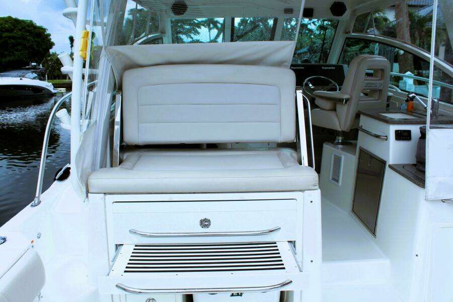 F Troop 35ft Boston Whaler Yacht For Sale
