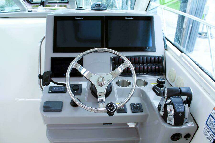 F Troop 35ft Boston Whaler Yacht For Sale