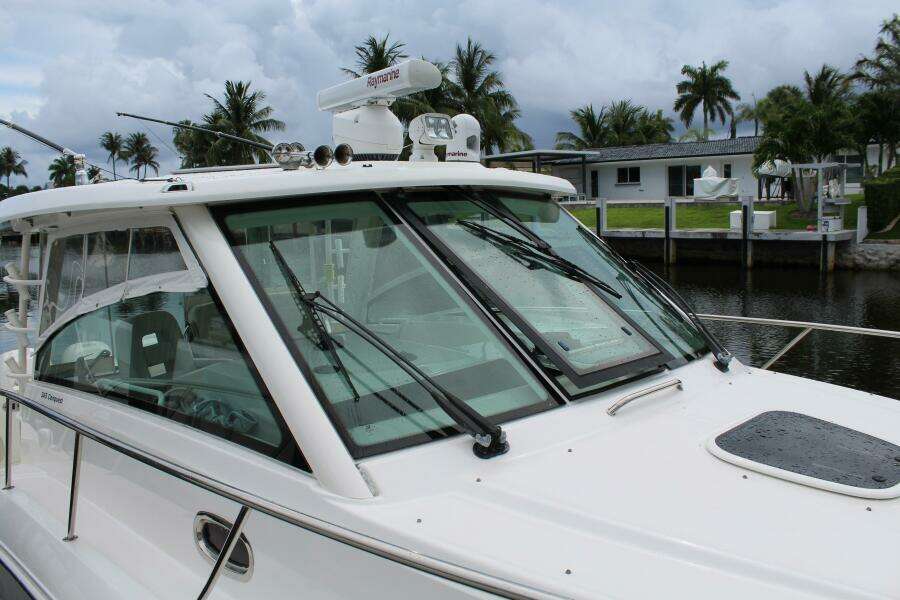 F Troop 35ft Boston Whaler Yacht For Sale