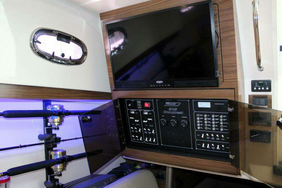 F Troop 35ft Boston Whaler Yacht For Sale