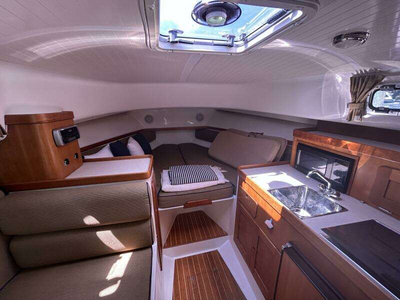 33ft Hunt Yachts Yacht For Sale
