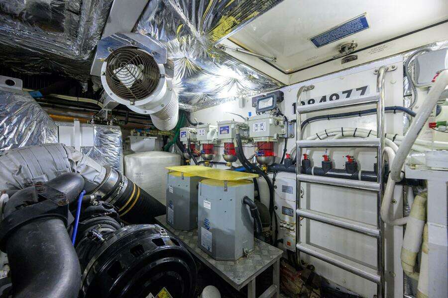 TIGHT SQUEEZE 64ft Princess Yacht For Sale