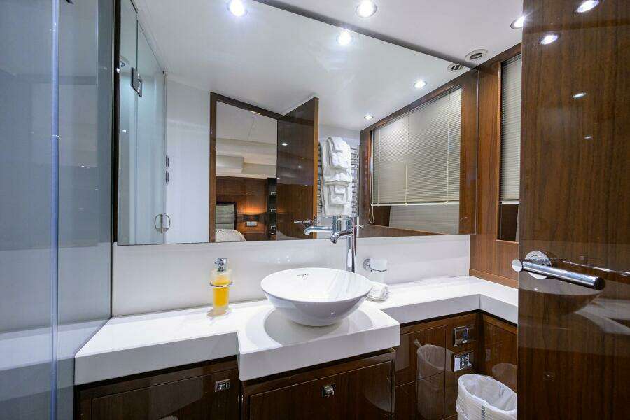 TIGHT SQUEEZE 64ft Princess Yacht For Sale