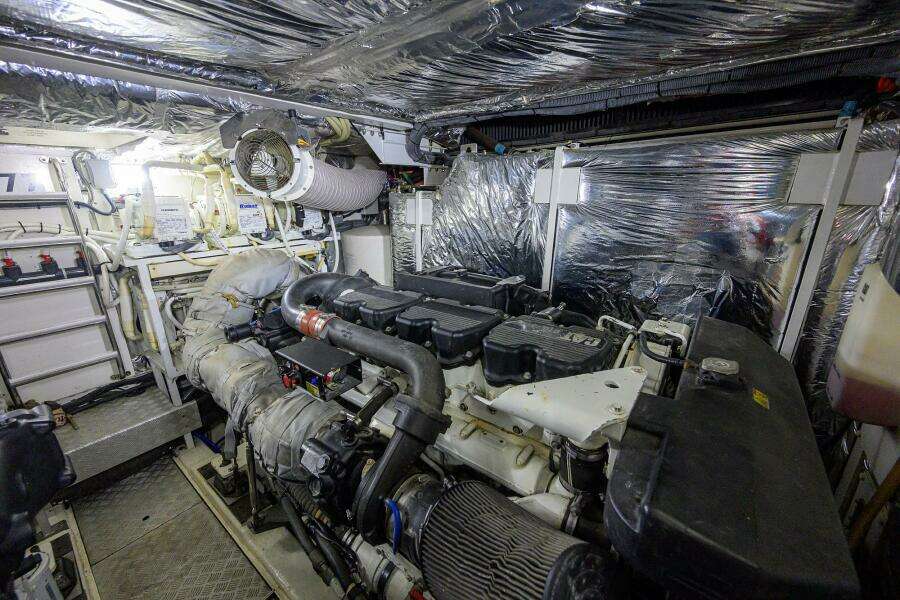 TIGHT SQUEEZE 64ft Princess Yacht For Sale