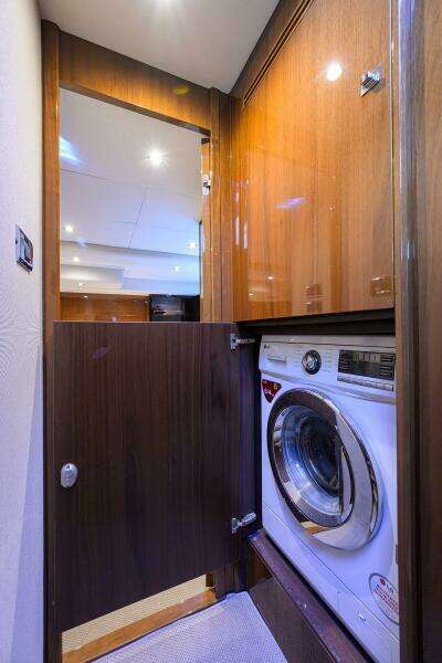 TIGHT SQUEEZE 64ft Princess Yacht For Sale