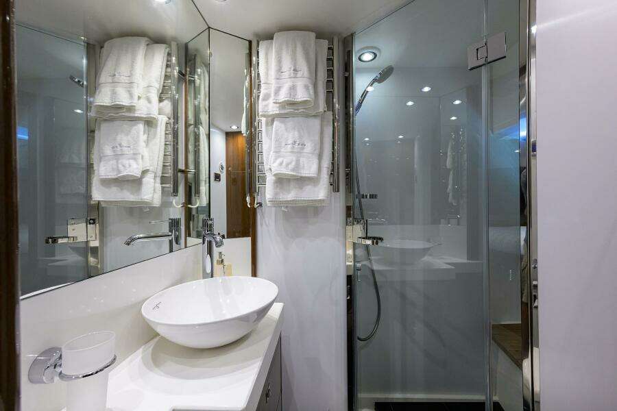 TIGHT SQUEEZE 64ft Princess Yacht For Sale