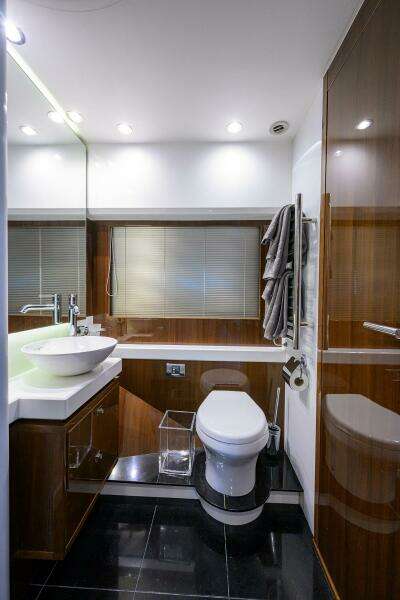 TIGHT SQUEEZE 64ft Princess Yacht For Sale