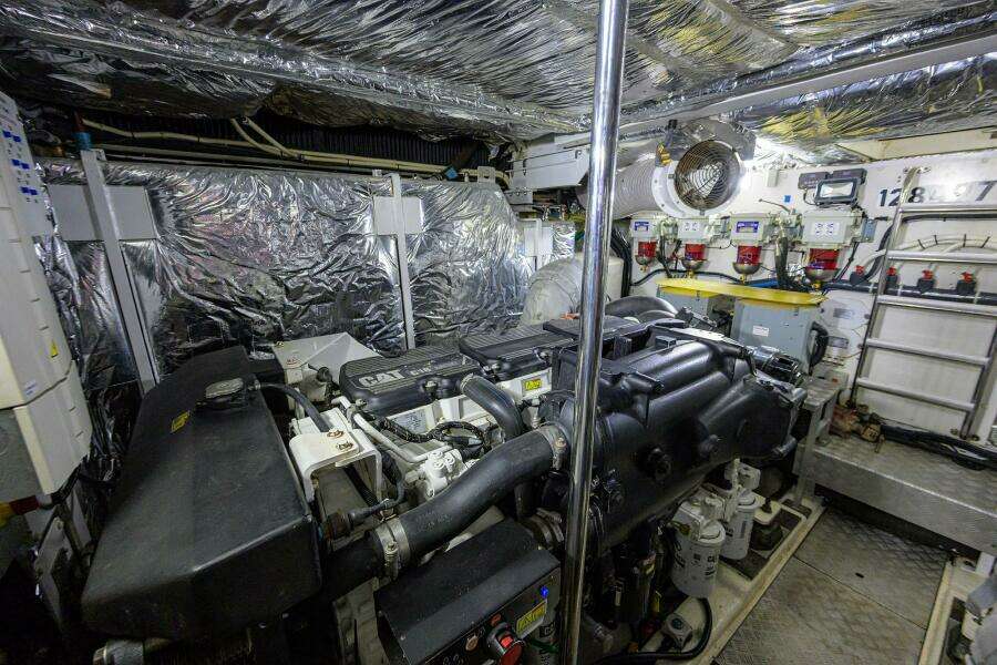 TIGHT SQUEEZE 64ft Princess Yacht For Sale