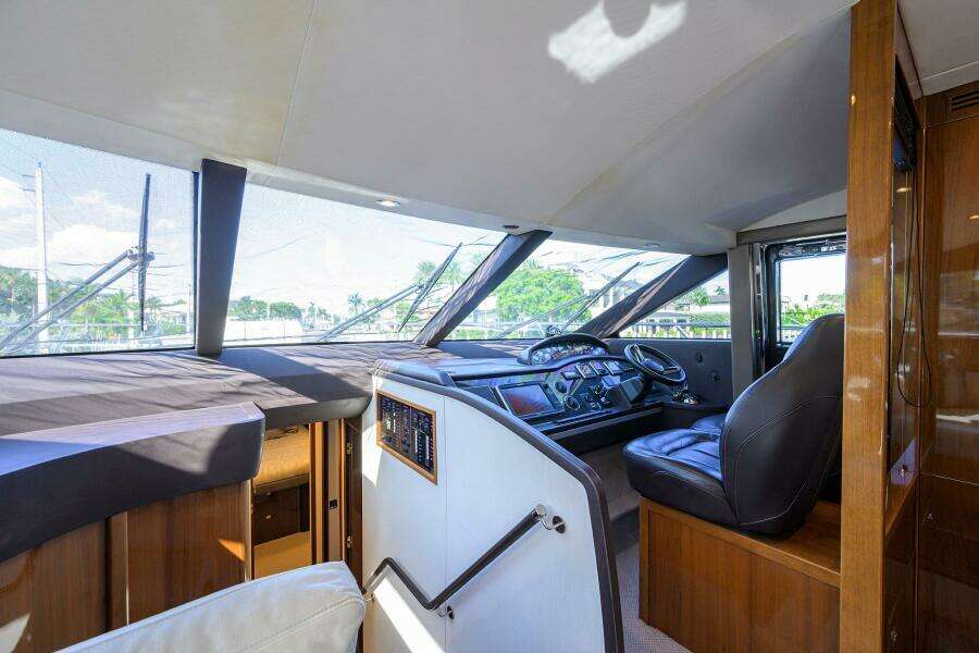 TIGHT SQUEEZE 64ft Princess Yacht For Sale