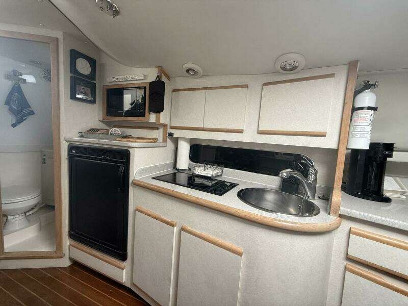Sully II 33ft Blackfin Yacht For Sale