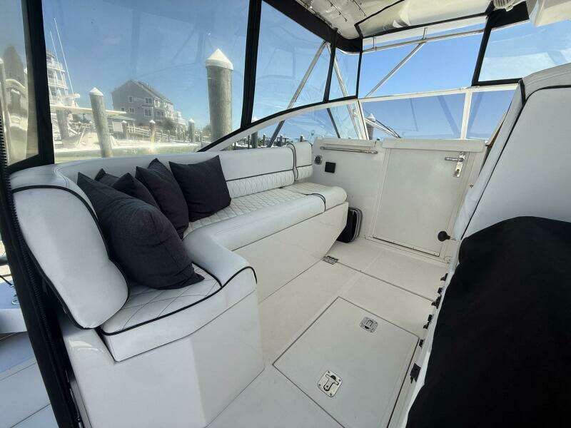 Sully II 33ft Blackfin Yacht For Sale