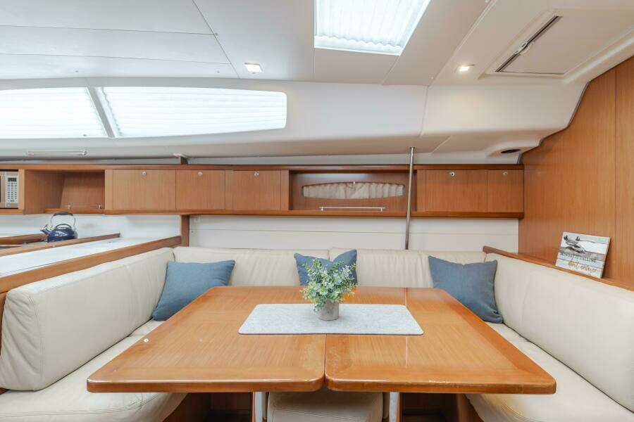 Skyfall 49ft Beneteau Yacht For Sale