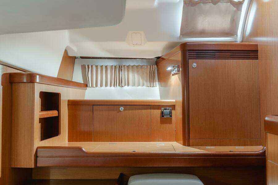 Skyfall 49ft Beneteau Yacht For Sale