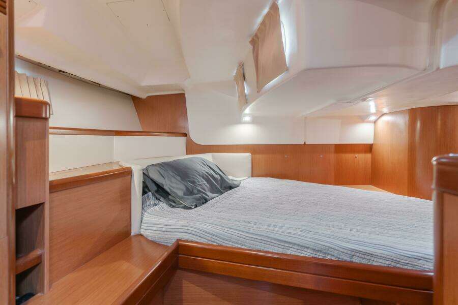 Skyfall 49ft Beneteau Yacht For Sale