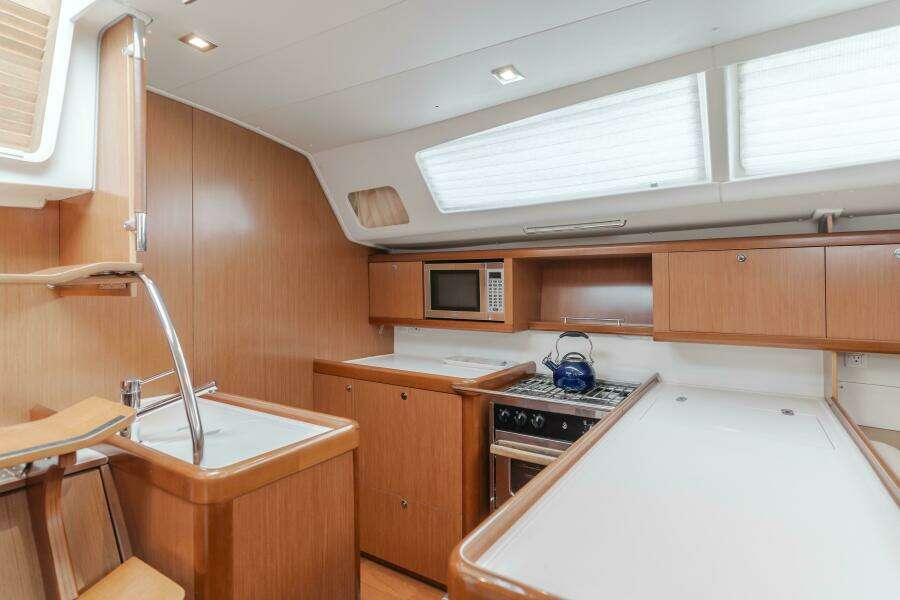 Skyfall 49ft Beneteau Yacht For Sale