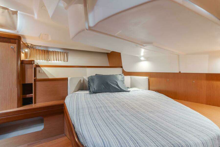 Skyfall 49ft Beneteau Yacht For Sale