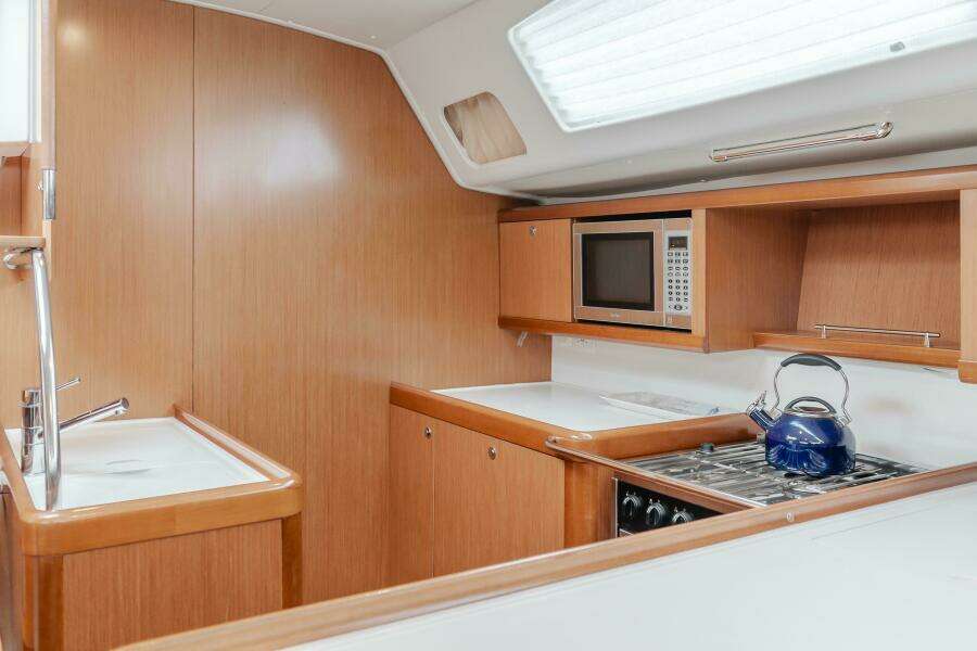 Skyfall 49ft Beneteau Yacht For Sale