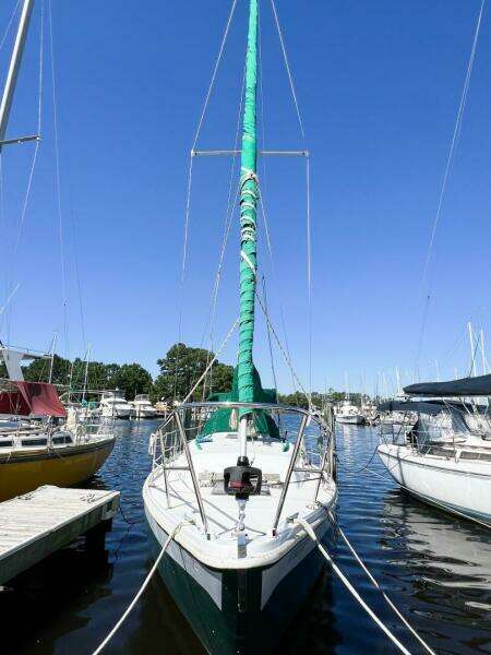 TIGER LILY 34ft CAL Yacht For Sale