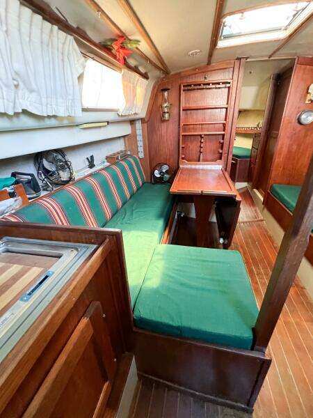 TIGER LILY 34ft CAL Yacht For Sale