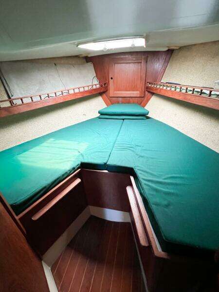 TIGER LILY 34ft CAL Yacht For Sale