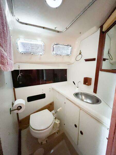 TIGER LILY 34ft CAL Yacht For Sale