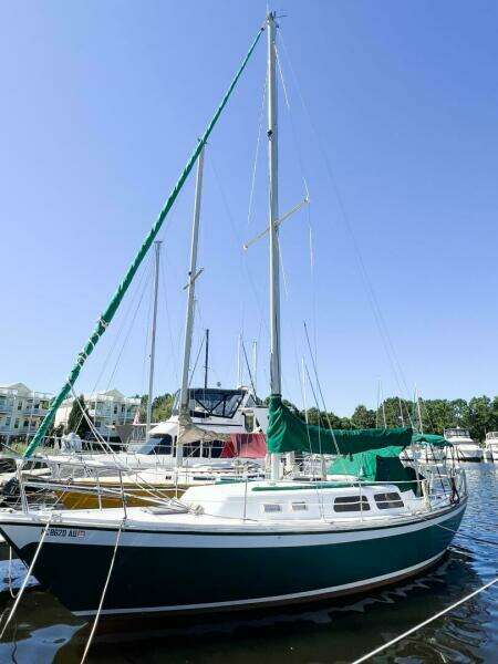TIGER LILY 34ft CAL Yacht For Sale