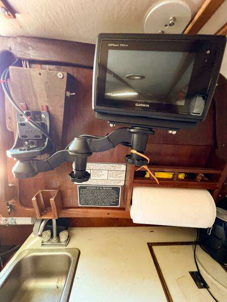 TIGER LILY 34ft CAL Yacht For Sale