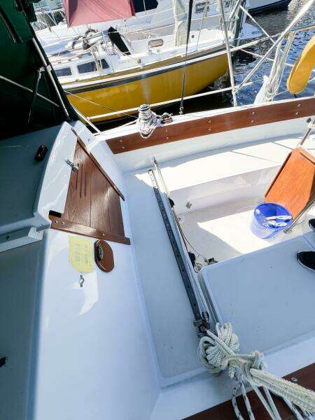 TIGER LILY 34ft CAL Yacht For Sale