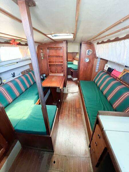 TIGER LILY 34ft CAL Yacht For Sale