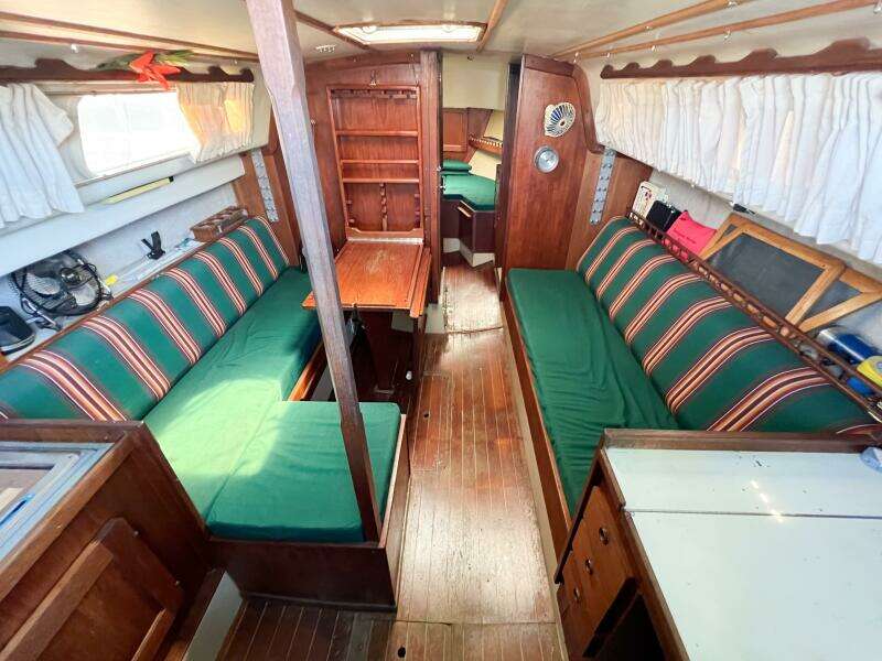 TIGER LILY 34ft CAL Yacht For Sale