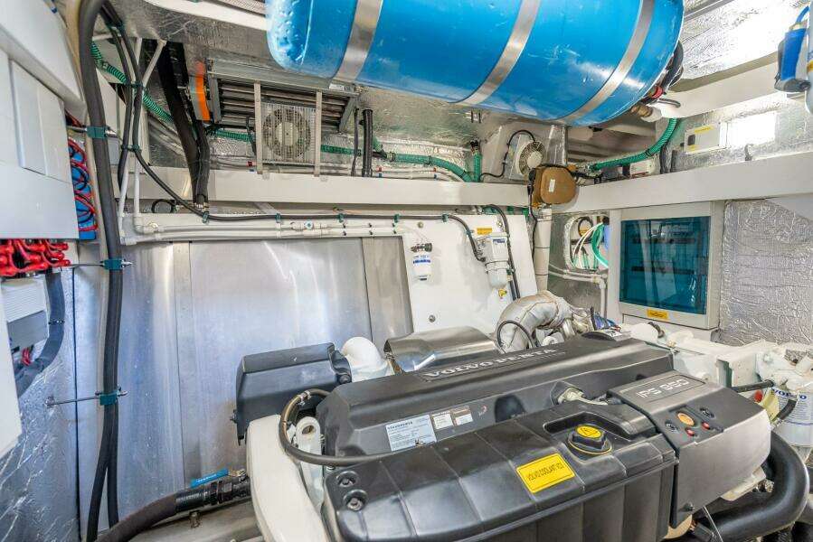 MIDNIGHT OIL 57ft Sunseeker Yacht For Sale