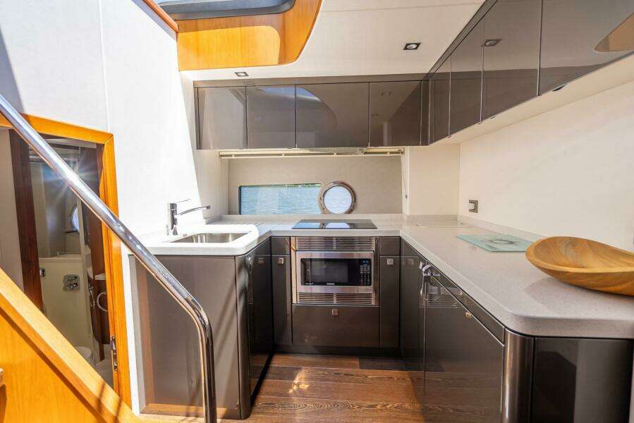 MIDNIGHT OIL 57ft Sunseeker Yacht For Sale