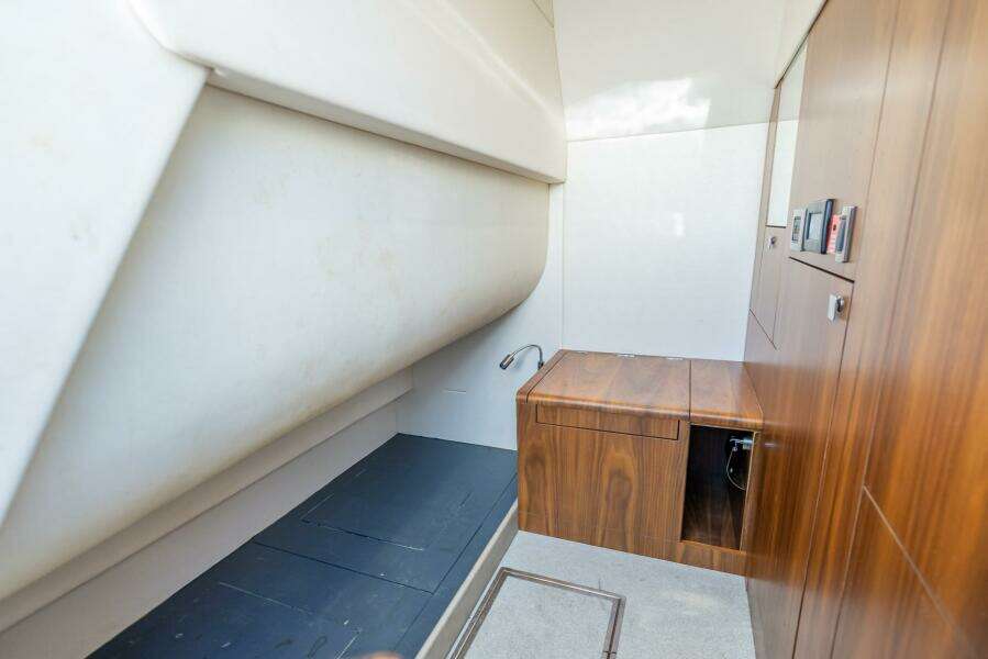 MIDNIGHT OIL 57ft Sunseeker Yacht For Sale