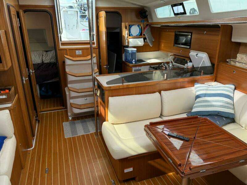 Picture Perfect 43ft Catalina Yacht For Sale