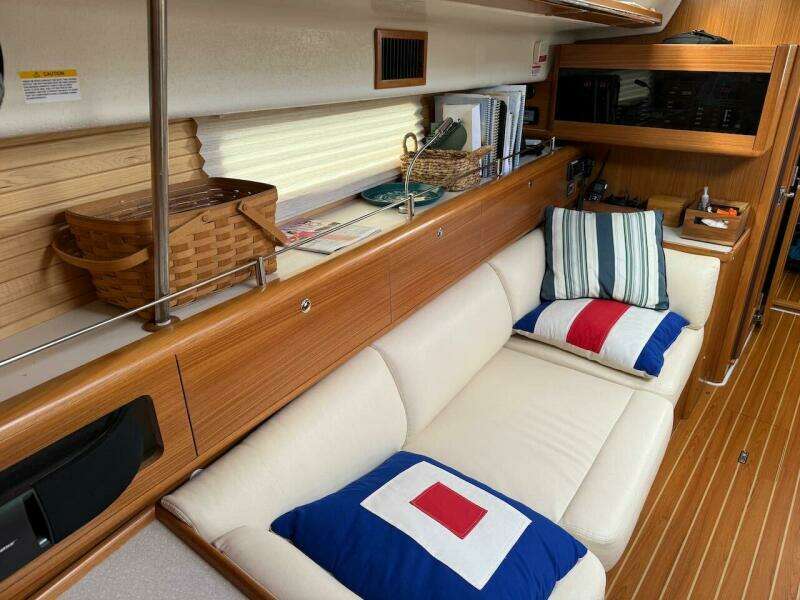 Picture Perfect 43ft Catalina Yacht For Sale