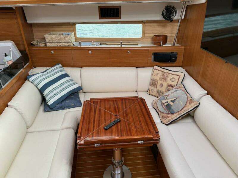 Picture Perfect 43ft Catalina Yacht For Sale