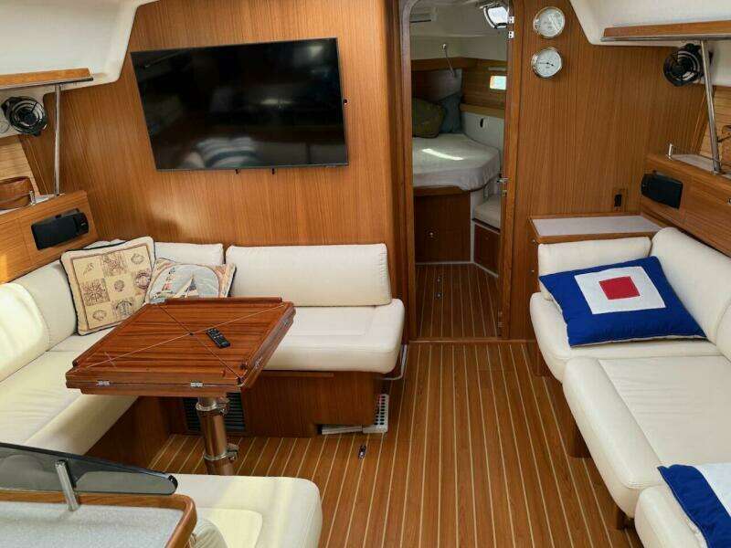 Picture Perfect 43ft Catalina Yacht For Sale