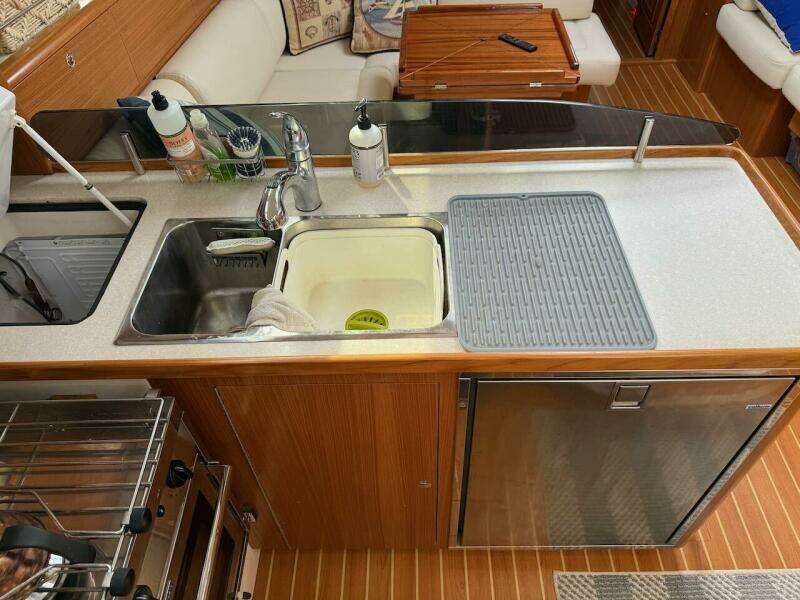 Picture Perfect 43ft Catalina Yacht For Sale
