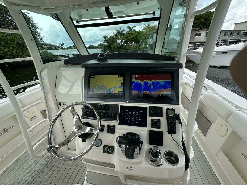 37ft Boston Whaler Yacht For Sale