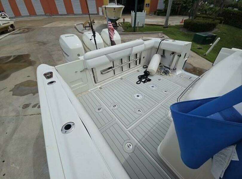 37ft Boston Whaler Yacht For Sale