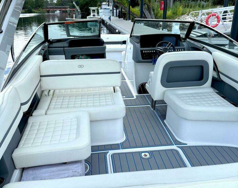 Drama Free 30ft Cobalt Yacht For Sale