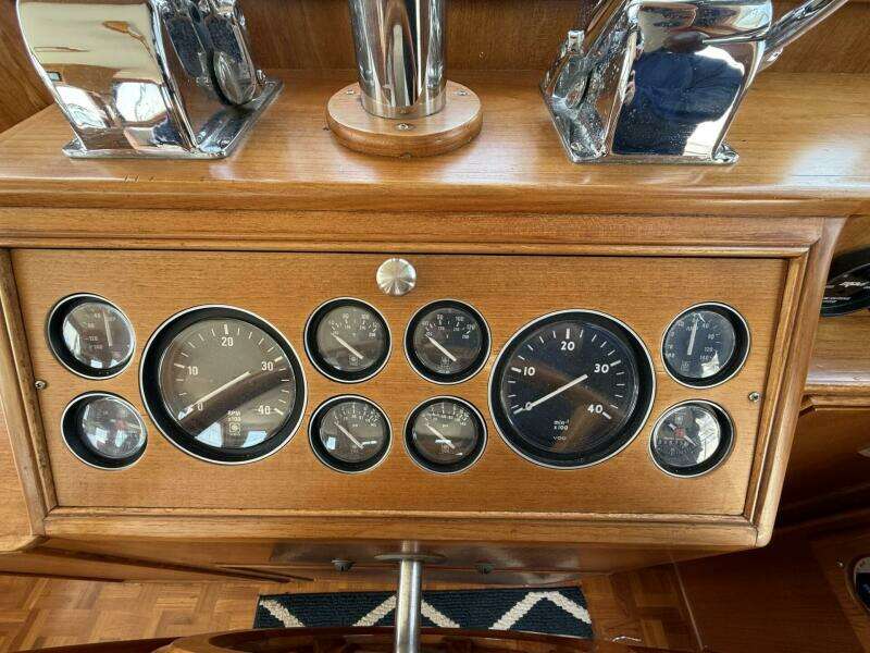 42ft Grand Banks Yacht For Sale
