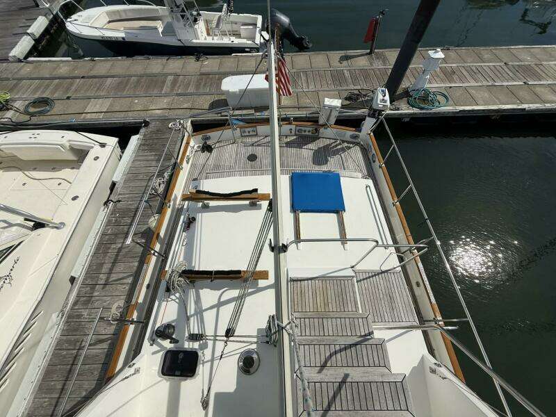 42ft Grand Banks Yacht For Sale