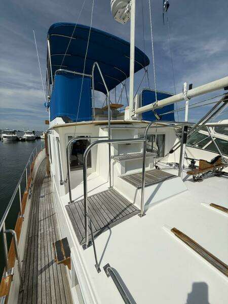 42ft Grand Banks Yacht For Sale