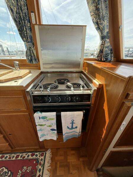 42ft Grand Banks Yacht For Sale