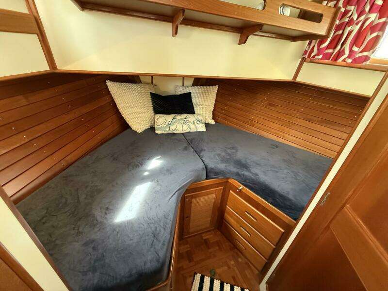 42ft Grand Banks Yacht For Sale