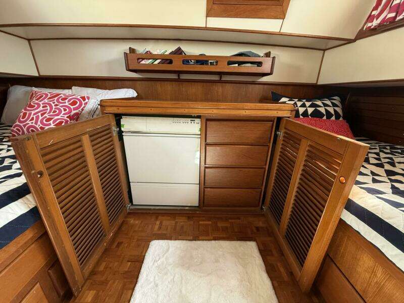 42ft Grand Banks Yacht For Sale