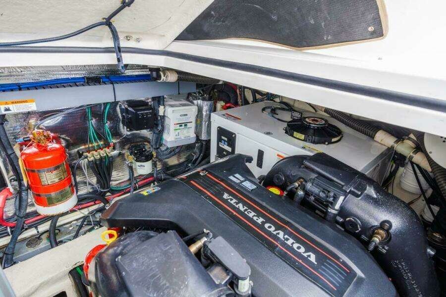 Fantasea 32ft Regal Yacht For Sale
