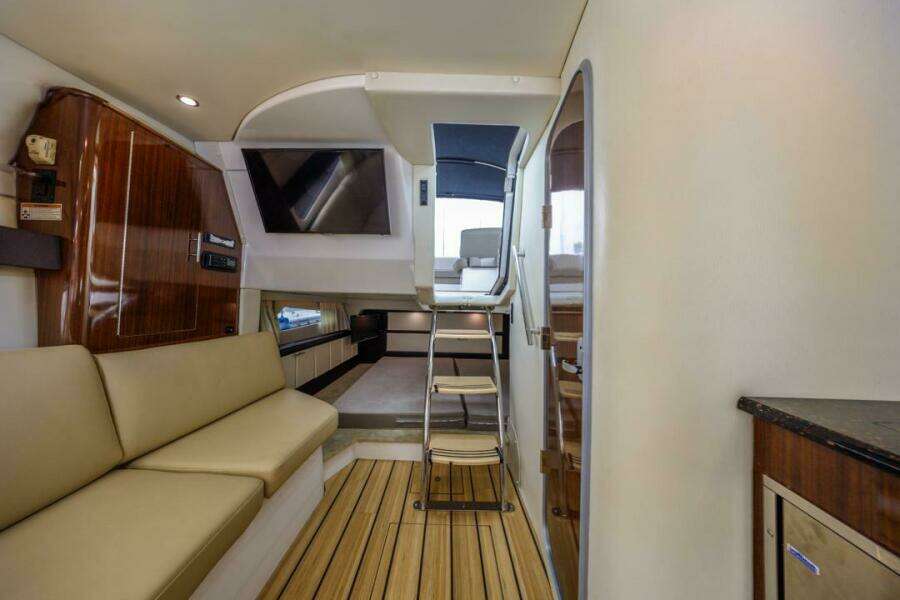 Fantasea 32ft Regal Yacht For Sale